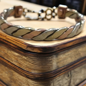 Vente chaude Double Métal Cuivre Bracelet Magnétique Sculpture Moderne Pas Cher avec Religieux Antique Style Traditionnel Fabriqué en Chine - Product Image 2