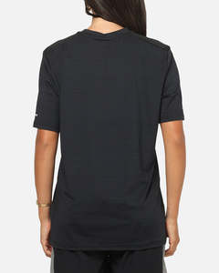 Nouveau T-shirt décontracté noir à col rond, ample et respirant, anti-rides, écologique, en polyester/coton doux pour femme - Product Image 6