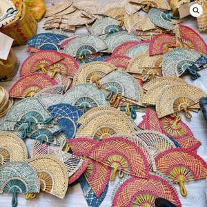 EN TENDENCIA AHORA: Abanico de Mano de Seagrass 2026, Abanico Tejido a Mano de Alta Calidad para Refrescarse y Decoración de Bodas, Regalo para Fiestas en la Playa - Product Image 4