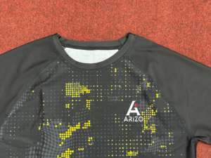 Camiseta de Compresión Rashguard Personalizada de Manga Larga con Elastano para Hombre, Protección Solar UV UPF 50, Secado Rápido para Natación y Surf - Product Image 2