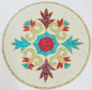 Set de table brodé à la main personnalisé avec perles, motif unique pour événements festifs et maisons, idéal pour les tables à café et à dîner - Product Image 6