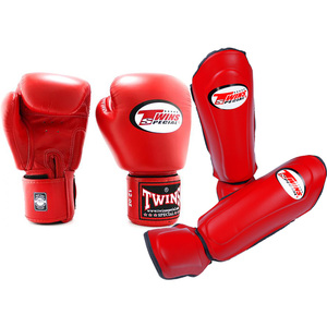 Ensemble de gants et protège-tibias de Muay Thai en cuir bleu avec fermeture auto-agrippante pour adultes, idéal pour l'entraînement et le sparring en arts martiaux - Product Image 4