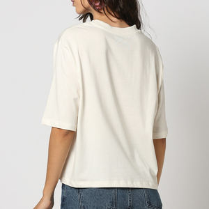 Camisetas Bordadas para Mujer al por Mayor, Fabricante de Camisetas Casuales de Algodón con Bordado Detallado para Marcas de Moda - Product Image 3