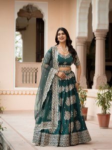 Ensemble Lehenga Choli en soie verte orné, longueur ras du sol, sans plis, style floral Zari, tenue indienne pakistanaise pour mariage et fête - Product Image 1