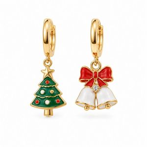 Boucles d'oreilles de Noël pour femmes, breloques en émail en forme d'arbre, acier inoxydable plaqué or 18 carats PVD, vente en gros personnalisée - Product Image 1
