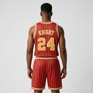 Ensemble de maillots de basket rétro personnalisés pour hommes, rouge et or à rayures fines, uniforme d'équipe vintage à col en V, short en mesh respirant - Product Image 2