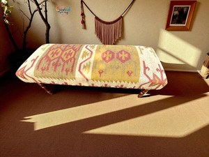 Banc à motif géométrique traditionnel, tissé à la main en laine et jute kilim écologiques, pour entrée, salon ou chambre. - Product Image 5