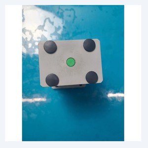 CKD AMD41-20-20 Utilisé comme pièce détachée d'équipement semi-conducteur d'occasion - Product Image 2