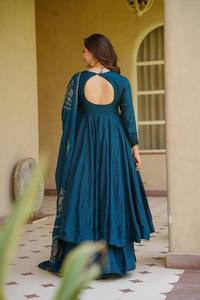 Conjunto de Kurta Anarkali de Algodón Azul Turquesa con Palazzo y Dupatta |   Traje Étnico Moderno |   Ropa Festiva India de Invierno/Primavera para Mujer - Product Image 4