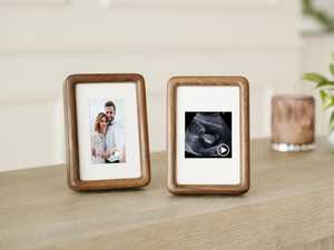 Cadre photo et vidéo en bois rustique personnalisé avec édition sur mesure - Product Image 3