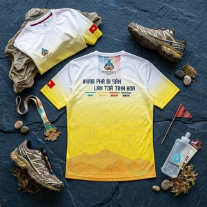 เสื้อยืดวิ่ง OEM สกรีนโลโก้ตามสั่ง คอกลม แขนสั้น แห้งเร็ว ผลิตจากโพลีเอสเตอร์ เสื้อผ้ากีฬาสำหรับฝึกซ้อม 男女兼用 - Product Image 3