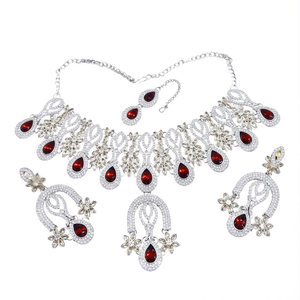 Ensemble de colliers ras du cou de créateur avec cristaux, strass, perles et diamants, chaîne en laiton – Style ethnique/classique pour mariage et mode - Product Image 2
