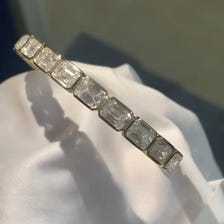 Pulsera Minimalista Clásica de Oro Amarillo de 14K con Diamante Cultivado en Laboratorio con Corte Esmeralda de 22 Quilates, Certificado IGI, de Apricot Jewels - Product Image 5