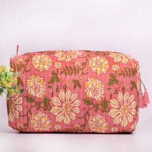 Bolsa de Maquillaje Portátil de Lujo, Gran Capacidad, Acolchada, de Algodón Ecológico, con Estampado a Mano, Lavable, con Cierre - Product Image 3