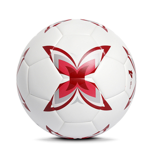 Ballons de football personnalisés imprimés et cousus à la machine, légers, de qualité supérieure, fabriqués par des professionnels, vêtements de sport à prix raisonnable - Product Image 3