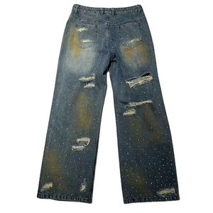 Faites sensation à chaque fête avec notre collection scintillante de jeans en denim délavé, ornés de strass, tendance et élégants. - Product Image 5