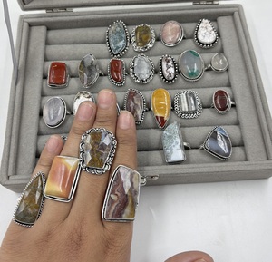 Anillos de latón con gemas variadas, hechos a mano, con engaste de bisel plateado, lote a granel, para uso diario - Product Image 5