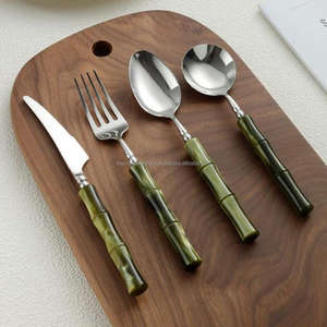 Ensemble de couverts de luxe en métal, cuillère, fourchette et couteau dorés, avec manches en résine acrylique bleue, fournitures pour restaurants - Product Image 3