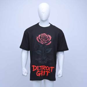 เสื้อยืดลำลองสีดำพิมพ์ลายกุหลาบผ้าฝ้ายพรีเมียมสำหรับผู้ชายคุณภาพสูงขายส่งพร้อมโลโก้สั่งทำจากผู้ผลิตเสื้อผ้าสตรีทแวร์ - Product Image 1