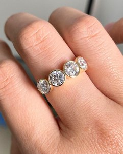 Auténtico anillo de 4 piedras con diamantes de corte redondo de 4 mm para unisex, oro macizo de 14 quilates, regalo para amigos, para ella - Product Image 4