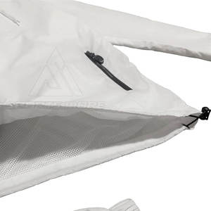 Traje cortavientos transpirable y cómodo de usar con costuras duraderas y acabado suave. - Product Image 3