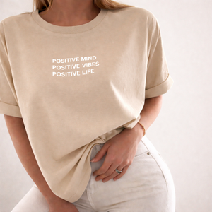 เสื้อยืดคอตตอนออร์แกนิค 100% น้ำหนัก 180 กรัม แบบยูนิเซ็กซ์ ผ่านกระบวนการ Biowash เนื้อผ้านุ่มพิเศษ ผ้าคอตตอนหวีอย่างดี ระบายอากาศได้ดี สีพื้น ทรงปกติ - Product Image 4