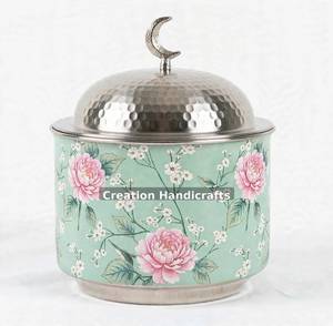 Caja de Metal Decorativa con Diseño de Flor de Peonía y Tapa de Luna Creciente para Regalo de Ramadán - Product Image 1