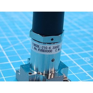Vanne à diaphragme haute pureté FUJIKIN FUNSDL-21G-6.35UGC, utilisée comme pièce détachée pour équipement semi-conducteur d'époque - Product Image 1