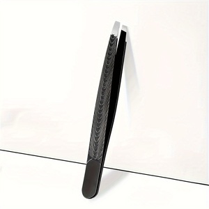 Pince à épiler de précision moderne en acier inoxydable, pointe biseautée, design durable, finition noire et argentée - Product Image 3