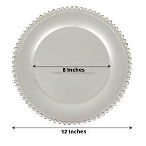 Plato de presentación de metal martillado a mano para bodas temáticas o fiestas con un estilo rústico y lujoso. - Product Image 2