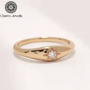 แหวนหมั้นทรงดาวประดับเพชรโมอิสซาไนต์ทองคำแท้ 18K จาก Charm_Jewells ทรงกลมเจียระไนแบบบริลเลียนท์ ตัวเรือนแบบหนามเตย สไตล์คลาสสิกสำหรับผู้หญิง - Product Image 6