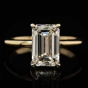 Bagues en or 14K avec diamant de laboratoire VVS taille émeraude, certifiées IGI, à halo caché et griffes de talon, vente en gros directe usine de bijoux - Product Image 4