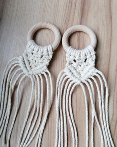 Anneau de serviette en macramé, décoration de table, mariage, déco bohème, porte-couverts noué - Product Image 1
