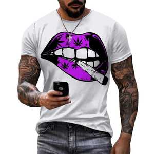 T-shirt blanc à manches courtes pour homme avec imprimé lèvres colorées et motifs articulés, col rond décontracté, coupe classique, en jersey de coton - Product Image 2