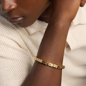 Pulsera de Cadena Bizantina de 8 Pulgadas en Oro Amarillo - Product Image 2