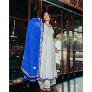Ensemble de costume en mousseline de soie Gotapatti blanc apaisant pour femme, respirant, ethnique, élégant, coupe ample, kurta et dupatta pour l'été, tenue de fête - Product Image 5