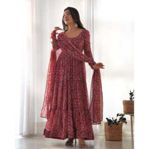 Hermoso Vestido Anarkali NKB Color Granate para Fiestas, Ropa India y Pakistaní con Dupatta y Pallu, Talla XS - Product Image 3