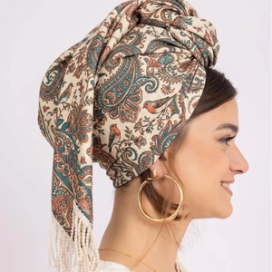 Écharpes légères imprimées pour femmes, foulards carrés, approvisionnement en gros pour les marques de mode et les promotions - Product Image 1