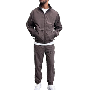 Vêtements de sport pour hommes, veste coupe-vent en nylon personnalisée avec logo, tenue de sport décontractée pour l'hiver, séchage rapide, légère, col montant, tenue de sport toutes saisons - Product Image 4