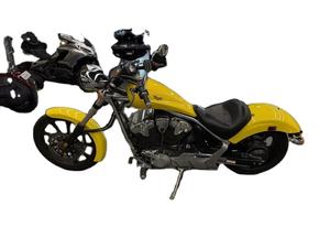Offre spéciale 2023 : Moto cruiser Fury Chopper 1312cc, moteur V-Twin à essence, refroidissement liquide, 5 vitesses, jaune nacré, à vendre - Product Image 4