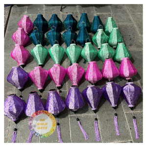 Linterna de Bambú y Seda Hecha a Mano de Estilo Oriental, Diseño Plegable, Color Personalizable, Arte Folclórico Vietnamita, Ecológica, Decoración para el Hogar - Product Image 1