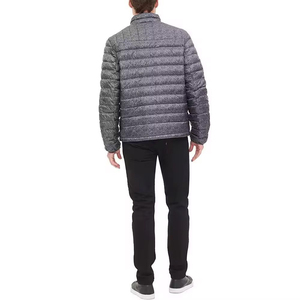 Fábrica de Exportación de Chaquetas Acolchadas al por Mayor para Distribuidores de Ropa con Tela de Poliéster Acolchada, Relleno Cálido y Etiquetas Personalizadas - Product Image 2