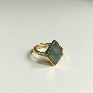 แหวนเงินแท้ 925 รูปทรงว่าวประดับกรีนอาเวนทูรีน – แหวนทำมือชุบทองประดับออนิกซ์ธรรมชาติขนาด 10x15 มม. - Product Image 1