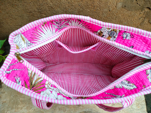 Bolsa de Mano de Algodón Acolchado con Estampado de Jungla, Nueva Llegada, Bolsa de Compras Ecológica Hecha a Mano con Cierre de Cremallera - Product Image 4