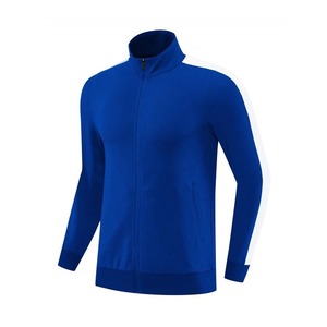 Survêtement unisexe en polaire conçu pour un confort douillet et un confort quotidien, avec un tissu doux, une coupe décontractée et un style moderne. - Product Image 6