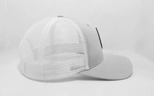 Casquette Trucker en Maille Confortable à 6 Panneaux avec Patch en Cuir Personnalisable, Fabriquée au Vietnam, Style Vintage Intemporel Streetwear pour Adultes - Product Image 3
