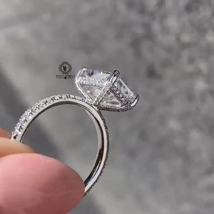 Anillo de compromiso con diamante de corte radiante certificado por IGI con diamantes cultivados en laboratorio, estilo clásico en oro de 10K, 14K, 18K, plata 925, 935 - Product Image 4