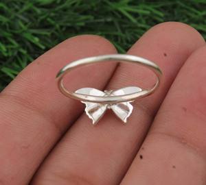 Bague Papillon Classique en Argent Sterling 925 de Luxe, Bijou Minimaliste et Délicat pour Femme, Cadeau de Mariage ou de Fête, Vente en Gros - Product Image 3