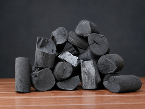 Charbon de bois Halaban indonésien de haute qualité pour barbecue |   Charbon de bois Salam à combustion longue durée, faible teneur en cendres (1,89%), 7000-8000 Kcal/kg - Product Image 1