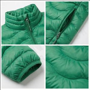 เสื้อแจ็คเก็ตนักขี่ม้าผู้หญิงบุนวมผ้าโพลีเอสเตอร์ปักลายฟองใส่สบายออกแบบได้ตามต้องการ - Product Image 4